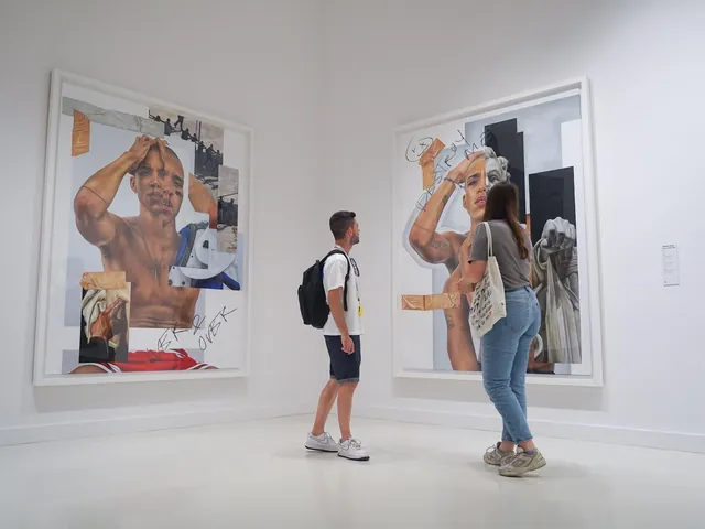 Barcelona: Hop-On Hop-Off Bus and Moco Museum Ticket — hop-on hop-off Barcelona