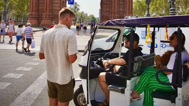 Barcelona: Private Hop-On Hop-Off Lion Tuk Tuk Tour — hop-on hop-off Barcelona