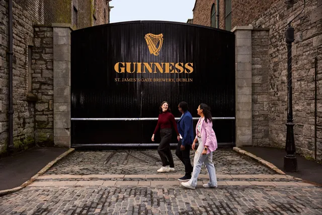 Dublin: Guinness Storehouse Ticket & Hop-on Hop-off Bus Tour — hop-on hop-off Dublin