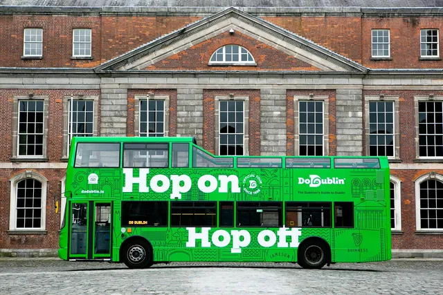 Hop-on hop-off bus tour Dublin — boarding near Trinity College