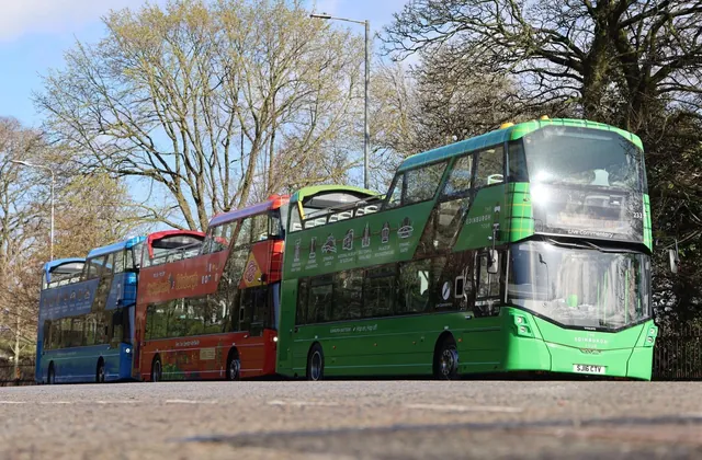 Edinburgh: Hop-On Hop-Off Bus Tour with Live Guide — hop-on hop-off Edinburgh