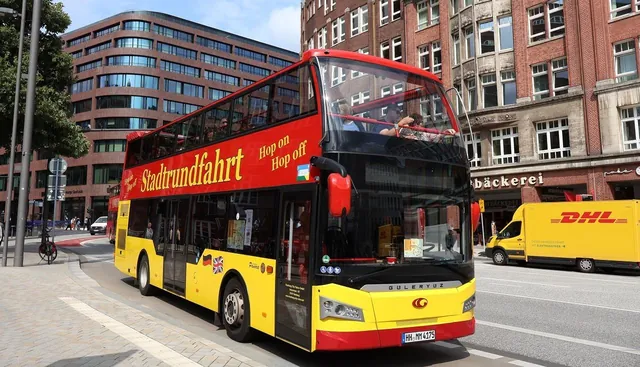 Hamburg: Line C Sightseeing Hop-On Hop-Off Bus Tour — hop-on hop-off Hamburg