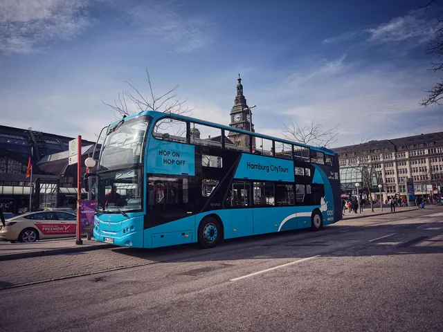 Hamburg: Hop-On Hop-Off Bus City Tour - Line F — hop-on hop-off Hamburg