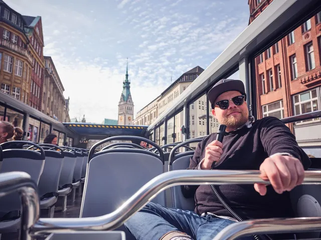 Hamburg: Hop-On Hop-Off Bus Tour Family Ticket — hop-on hop-off Hamburg
