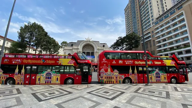Hop-on hop-off bus tour Ho Chi Minh City — boarding near the Notre-Dame Cathedral Basilica