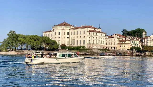 Stresa: Isola Bella Hop-on Hop-off Boat Tour — hop-on hop-off Lake Maggiore