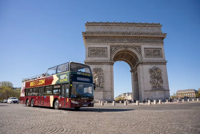 Paris: Arc de Triomphe Ticket & Big Bus Hop-on Hop-off Tour — hop-on hop-off Paris