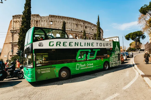 Hop-on hop-off bus tour Rome — boarding near the Colosseum