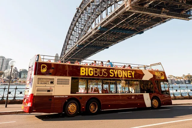 Hop-on hop-off bus tour Sydney — boarding near the Opera House